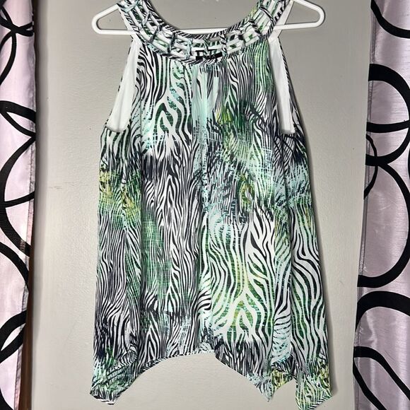 Alyx zebra print top with handkerchief hem size medium - Picture 6 of 10